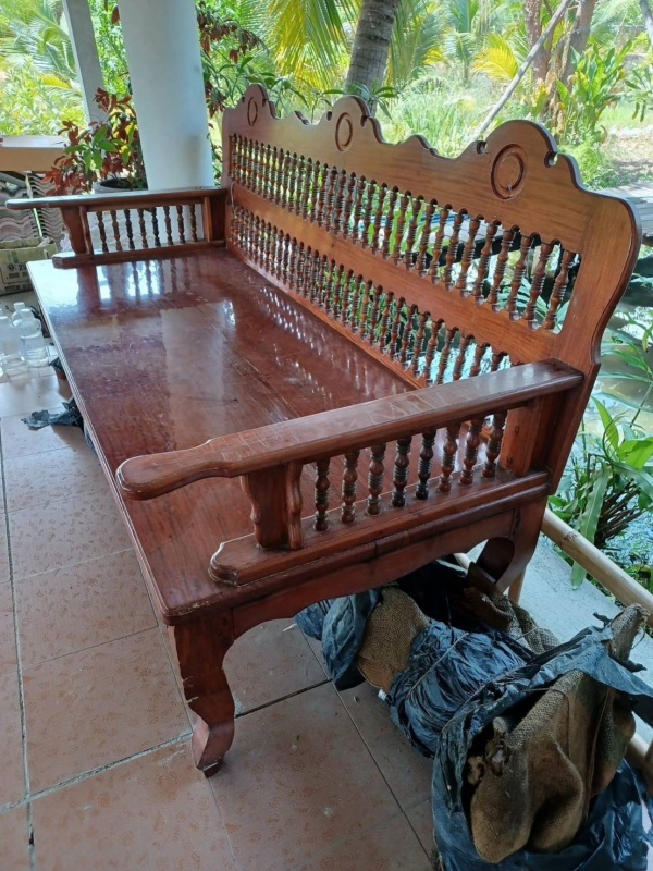 รับซื้อเฟอร์นิเจอร์ไม้สักเก่า